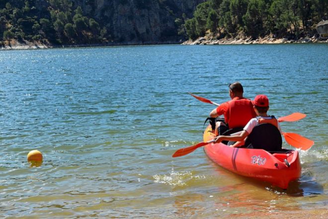 Viajar Y Alquilar Un Barco Para Ver El Pantano De San Juan