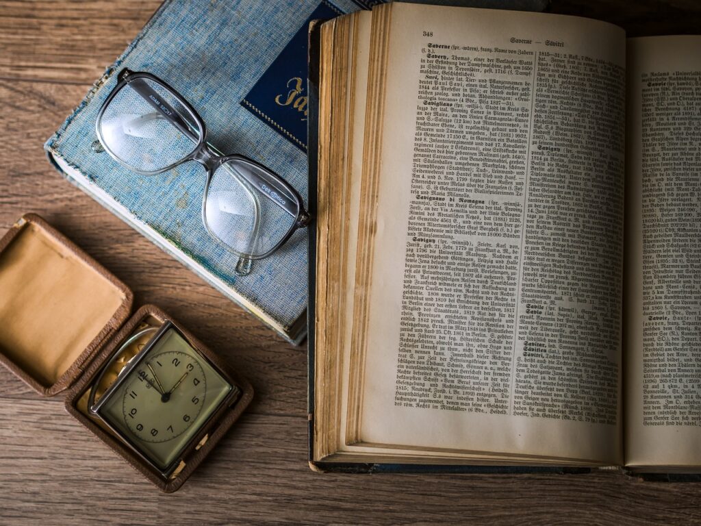 Descubre los clásicos de la literatura universal: qué son, qué libros se estudian en bachillerato literatura universal y cómo influyen en los estudios y la cultura.